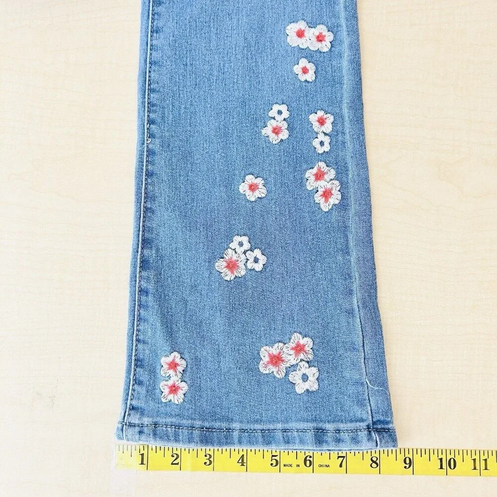 NWT FLYING ANGEL Women's Blue Jeans Size 9/29 Flower Embroidery Boot Cut Stretch - Picture 14 of 15